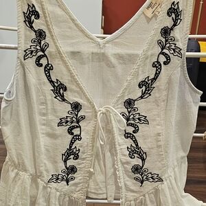 Dizzy White Tie-Front Embroidered Camisole